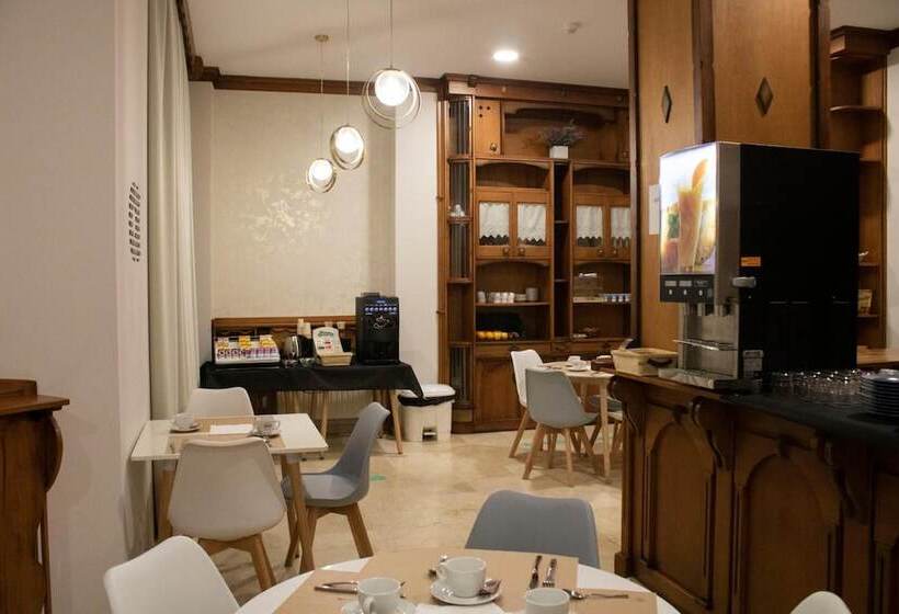 هتل Hostal Alda Rio Duero