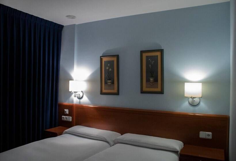 هتل Hostal Alda Rio Duero