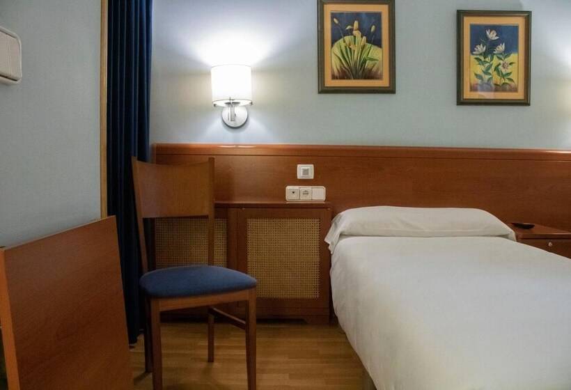 هتل Hostal Alda Rio Duero