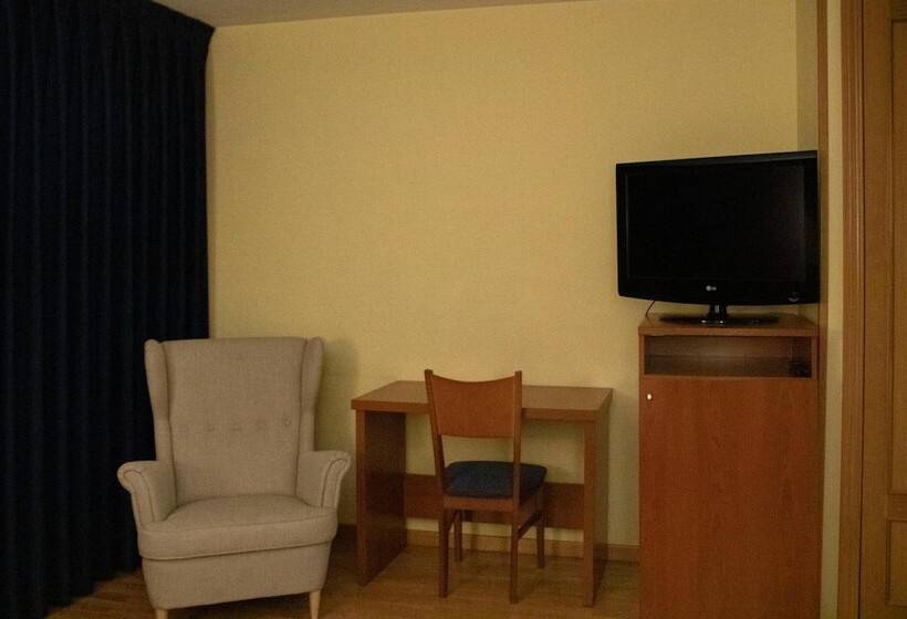 هتل Hostal Alda Rio Duero