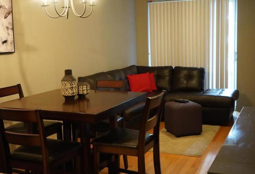 Отель Living Suites - Toronto