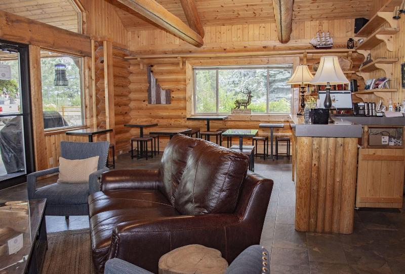 בית מלון כפרי Log Inn Bonners Ferry