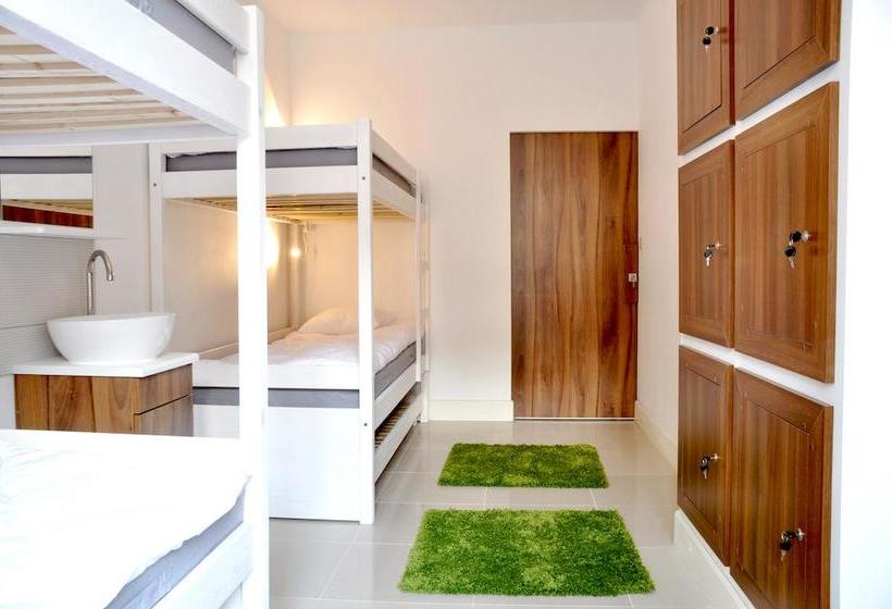 ホテル Midtown Hostel