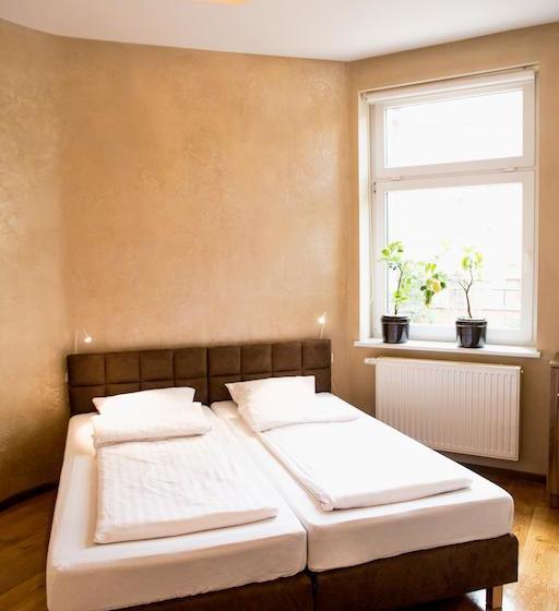 ホテル Midtown Hostel