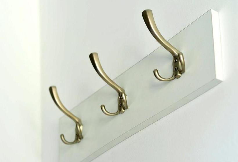 ホテル Midtown Hostel