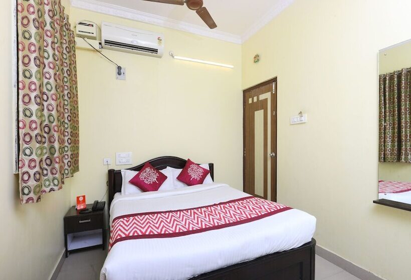 Отель O Padmavathi Puram Near Railway Station