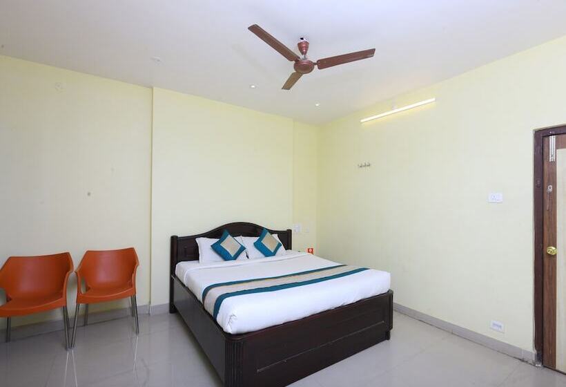 Отель O Padmavathi Puram Near Railway Station