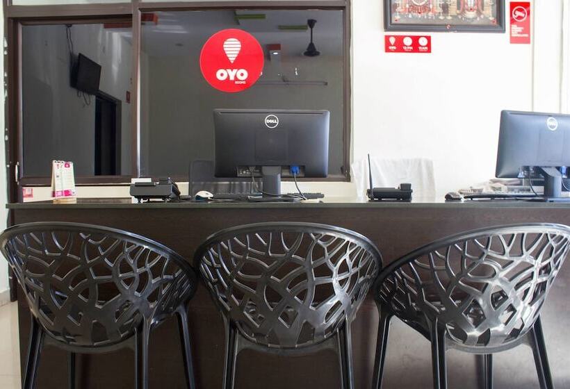 Отель O Padmavathi Puram Near Railway Station