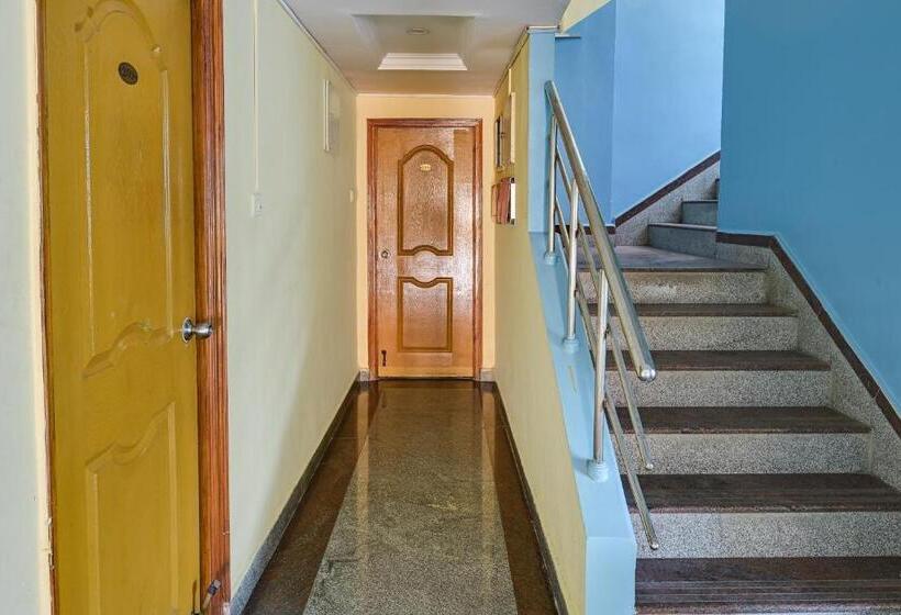 Отель O Padmavathi Puram Near Railway Station