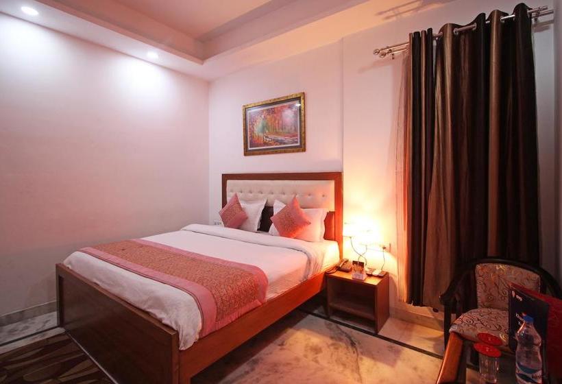 Отель Super Collection O Sector 110 Noida