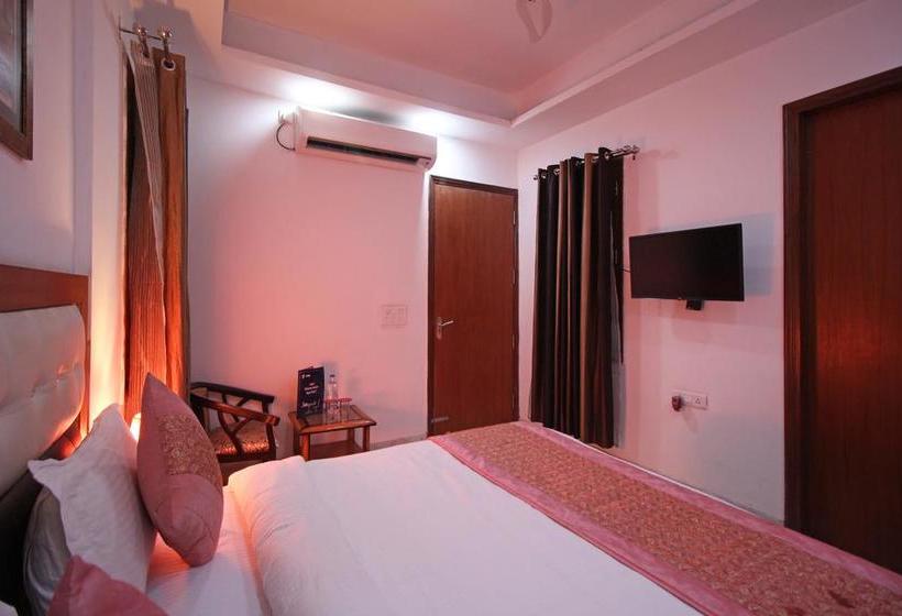 Отель Super Collection O Sector 110 Noida