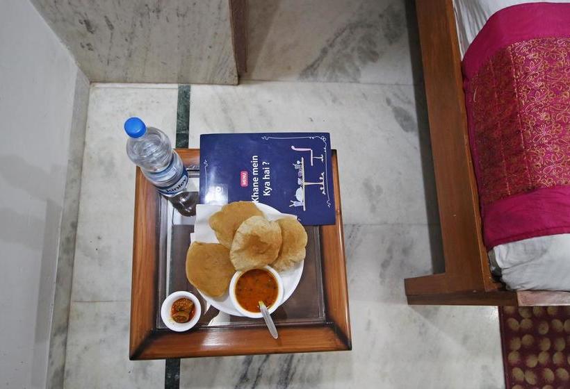 Отель Super Collection O Sector 110 Noida