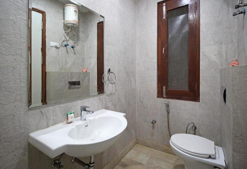 Отель Super Collection O Sector 110 Noida