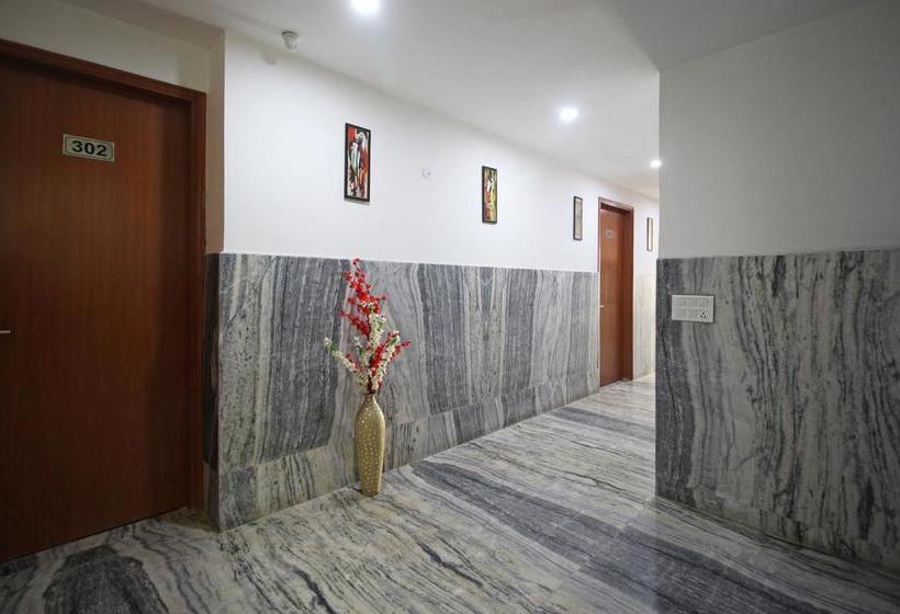 Отель Super Collection O Sector 110 Noida