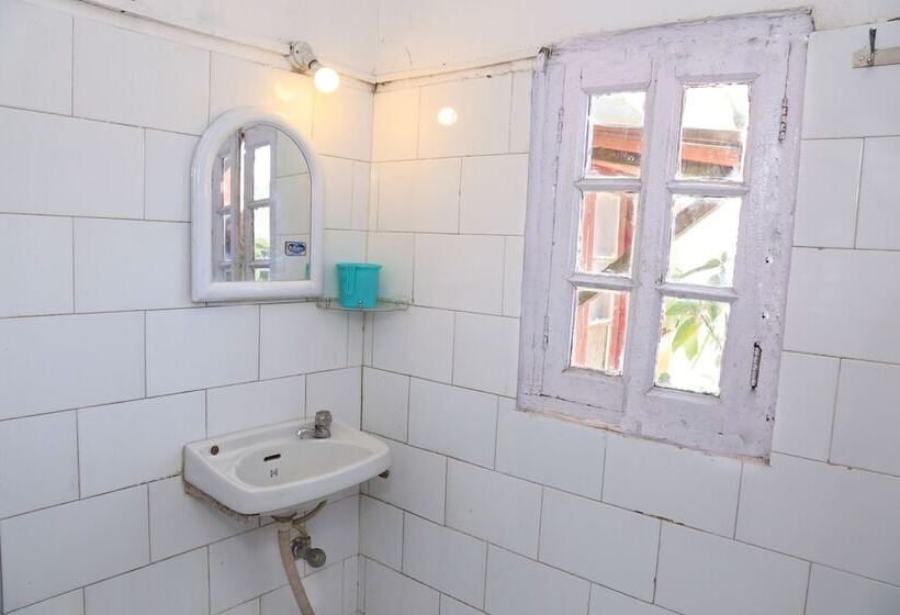 Prince Hotel Mallroad