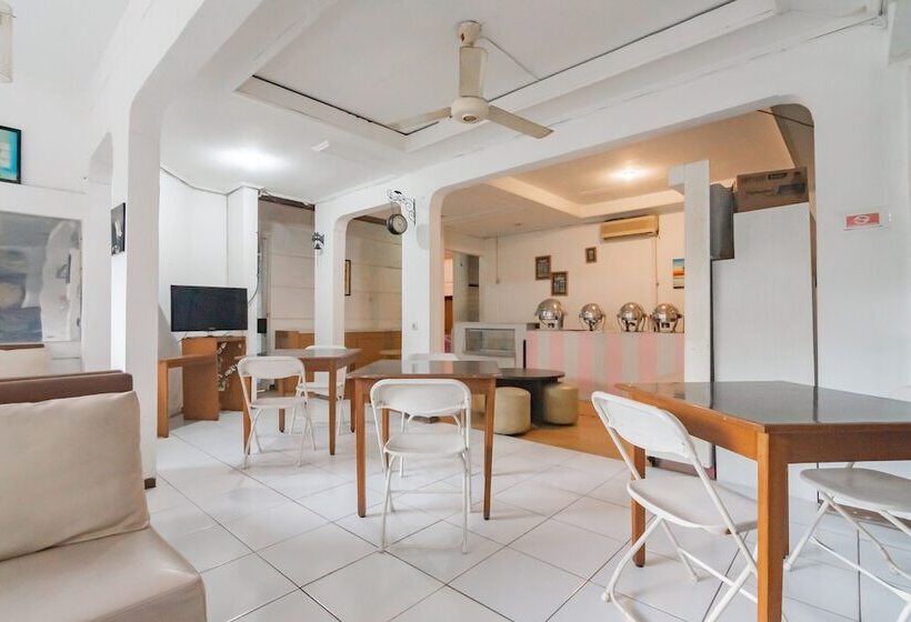 酒店 Reddoorz Plus @ Sukamulya Pasteur 2