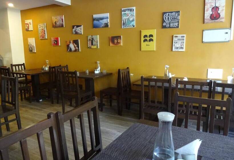 فندق Sinq Signature