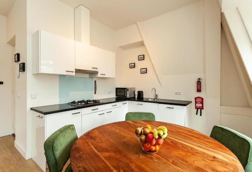 Отель Stayci Serviced Apartments Central Station