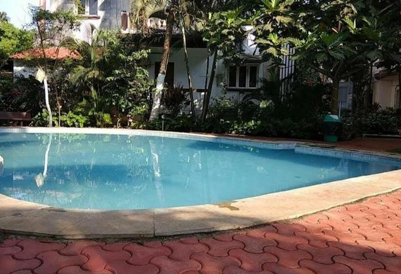 Отель Sunny Holiday Inn