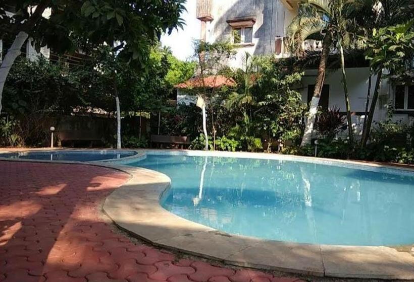 Отель Sunny Holiday Inn