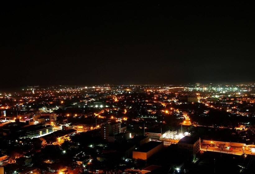 בית מלון כפרי Toyoko Inn Cebu