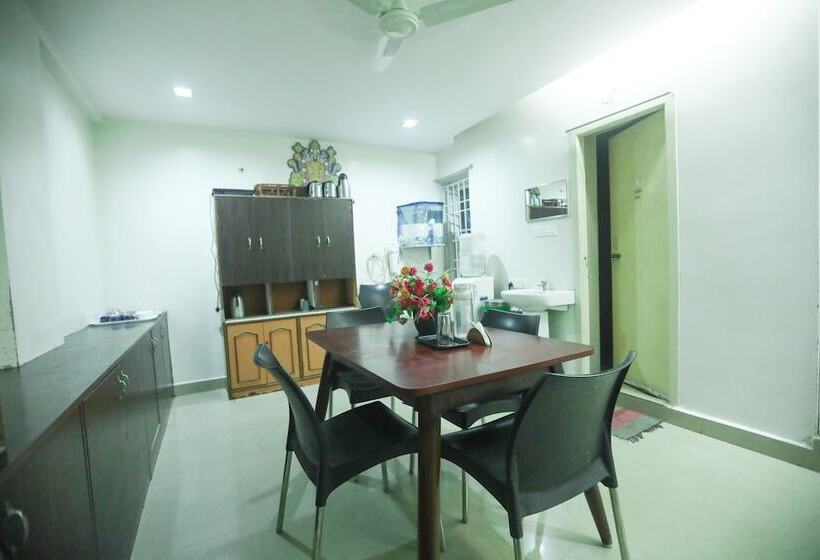 בית מלון כפרי Ulo Aravindar Residency