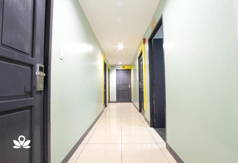 ホテル Zen Rooms Basic Quirino Station