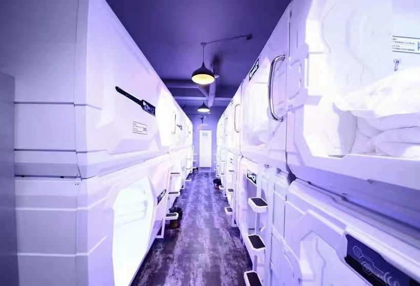 Intercity Capsule Youth Hostel Temple