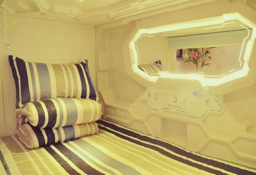 Intercity Capsule Youth Hostel Temple