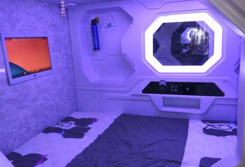 Intercity Capsule Youth Hostel Temple