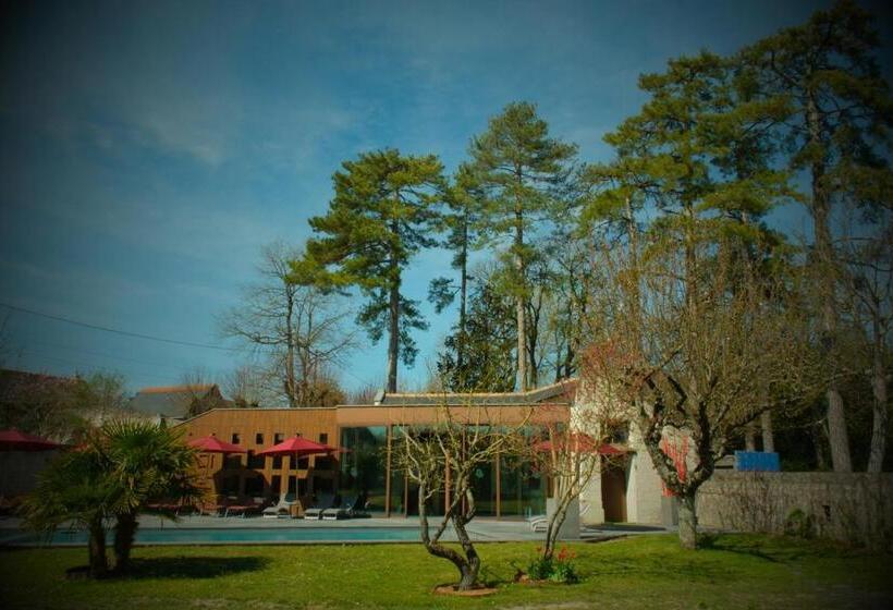 Château De Candes   Art & Spa