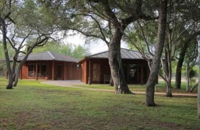 Live Oaks Bed And Breakfast