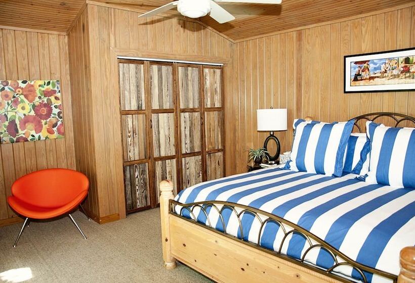 Live Oaks Bed And Breakfast