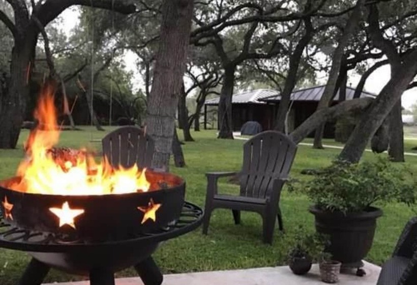 Live Oaks Bed And Breakfast