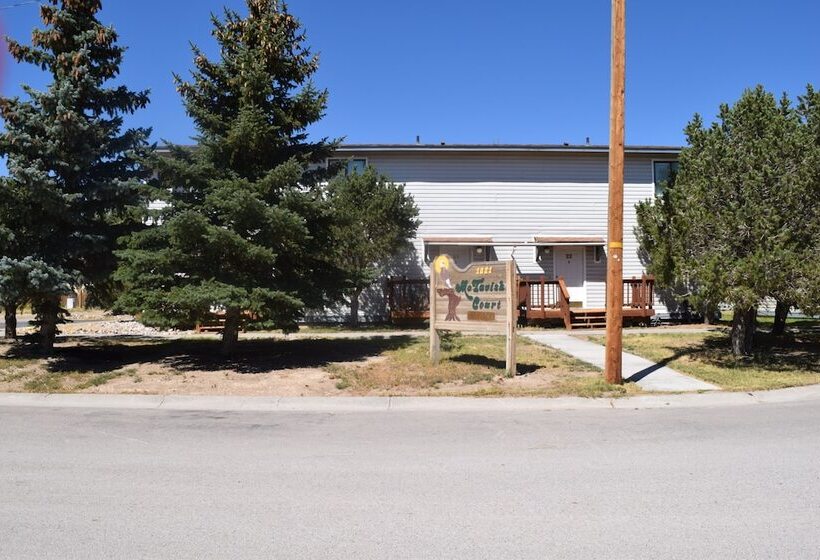 Mactavish Court Townhomes