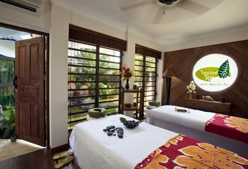 Manta Ray Bay Resort