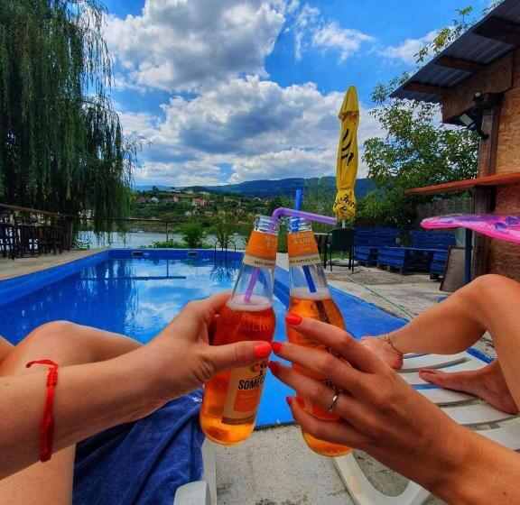 مُتل Apartmani I Sobe Okuka