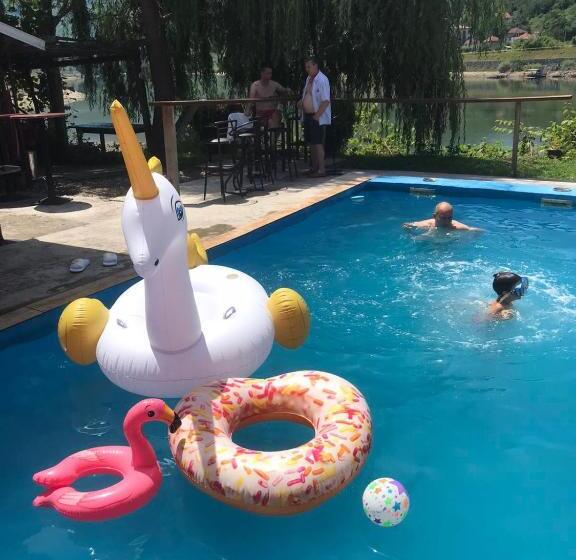 مُتل Apartmani I Sobe Okuka