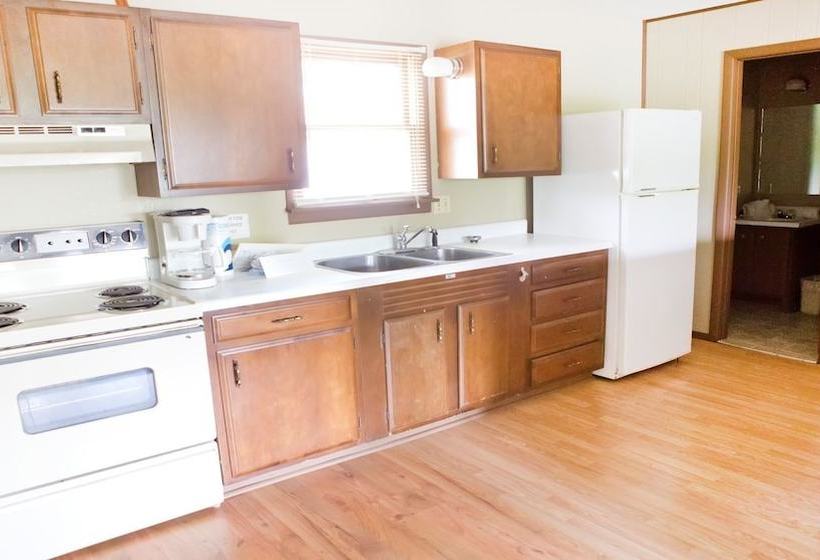 فندق على الطريق Table Rock Resorts At The Rocks Resort