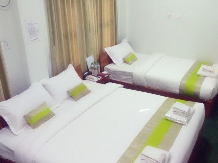 پانسیون Green Days Inn