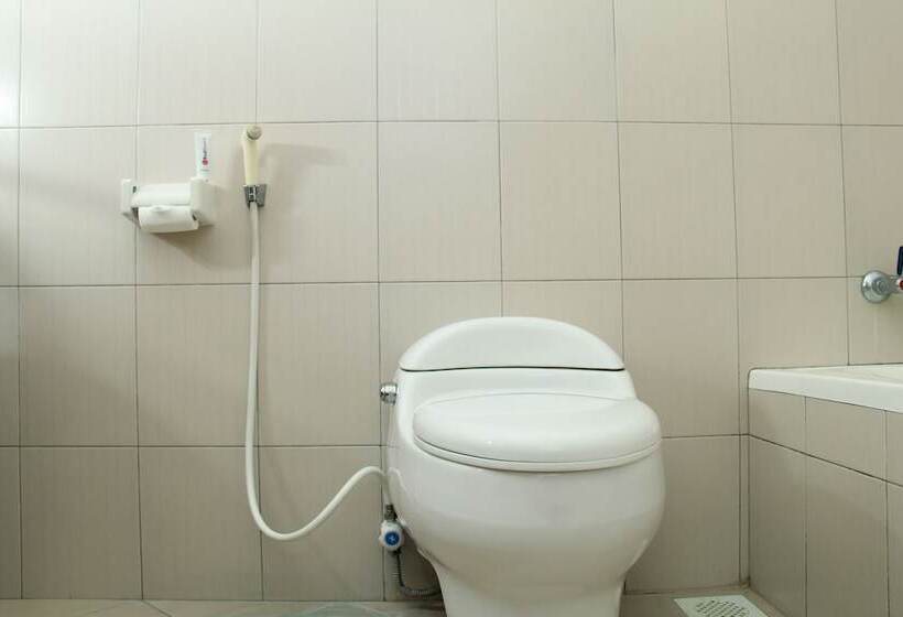 膳宿费 Reddoorz @ Sersan Bajuri