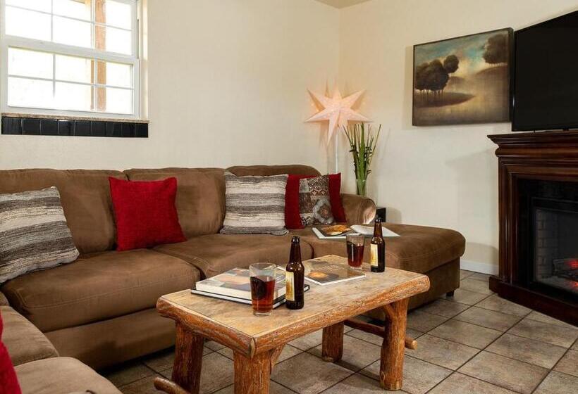 Pipestem Spa, Event Center And Mountain Chalets