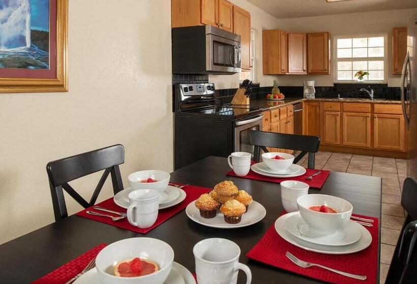 Pipestem Spa, Event Center And Mountain Chalets