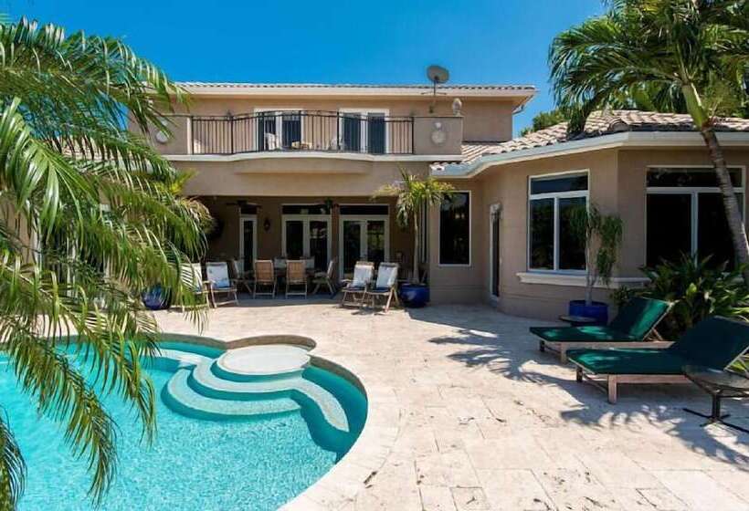 Salty Bungalow Marietta