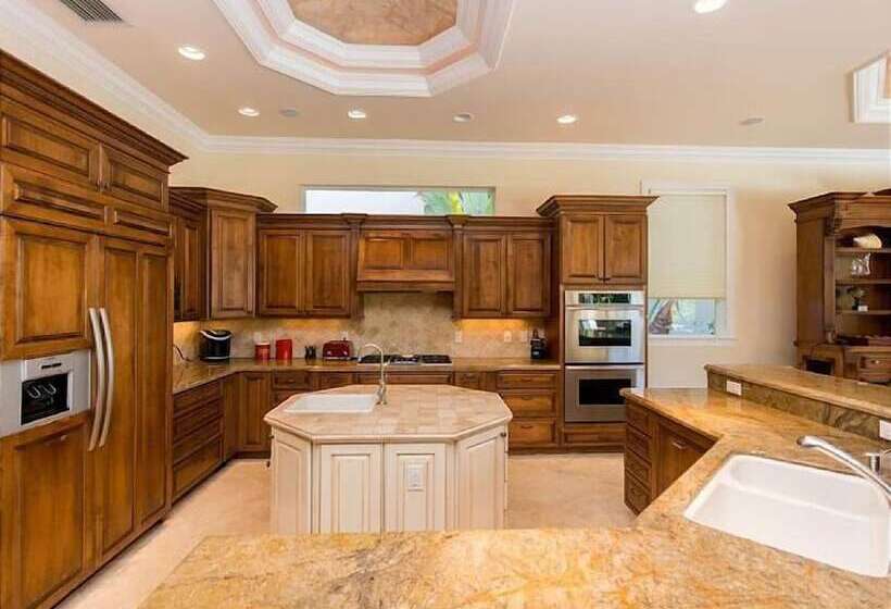 Salty Bungalow Marietta