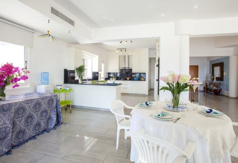 Sunset Beachfront Villa Meneou