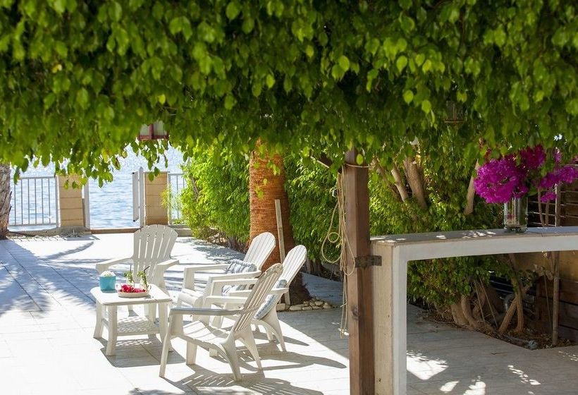 Sunset Beachfront Villa Meneou