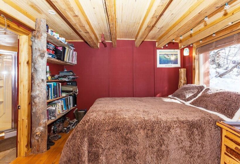 Treehouse By The Stream