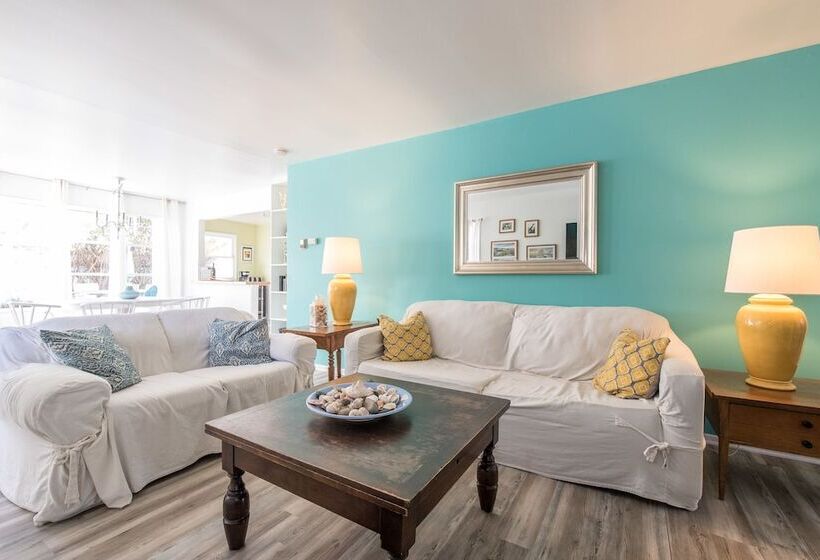 Ventura Beach Cottage