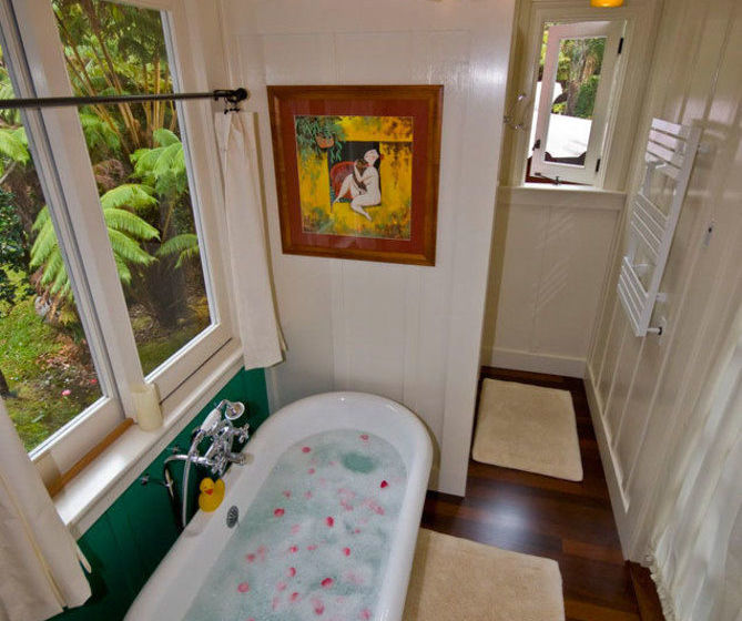 Volcano Teapot Cottage